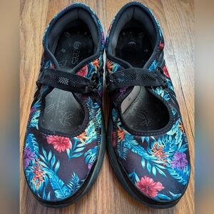 Women's Bzees Tempo Tropical Floral Mary Jane Shoes